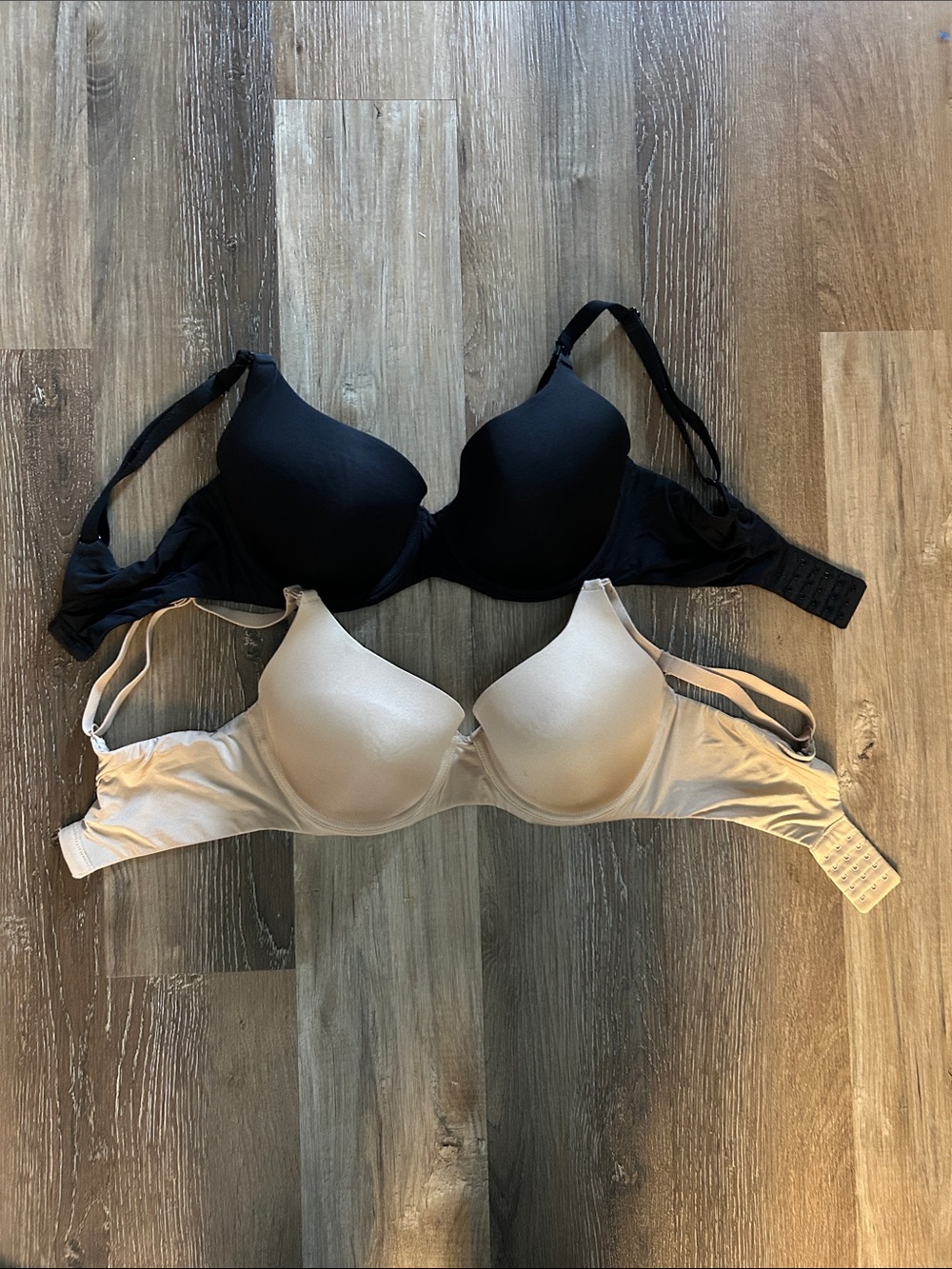 La Vie En Rose Nursing Bras - 34DD Black & Nude Seamless T-Shirt Nursing Bras